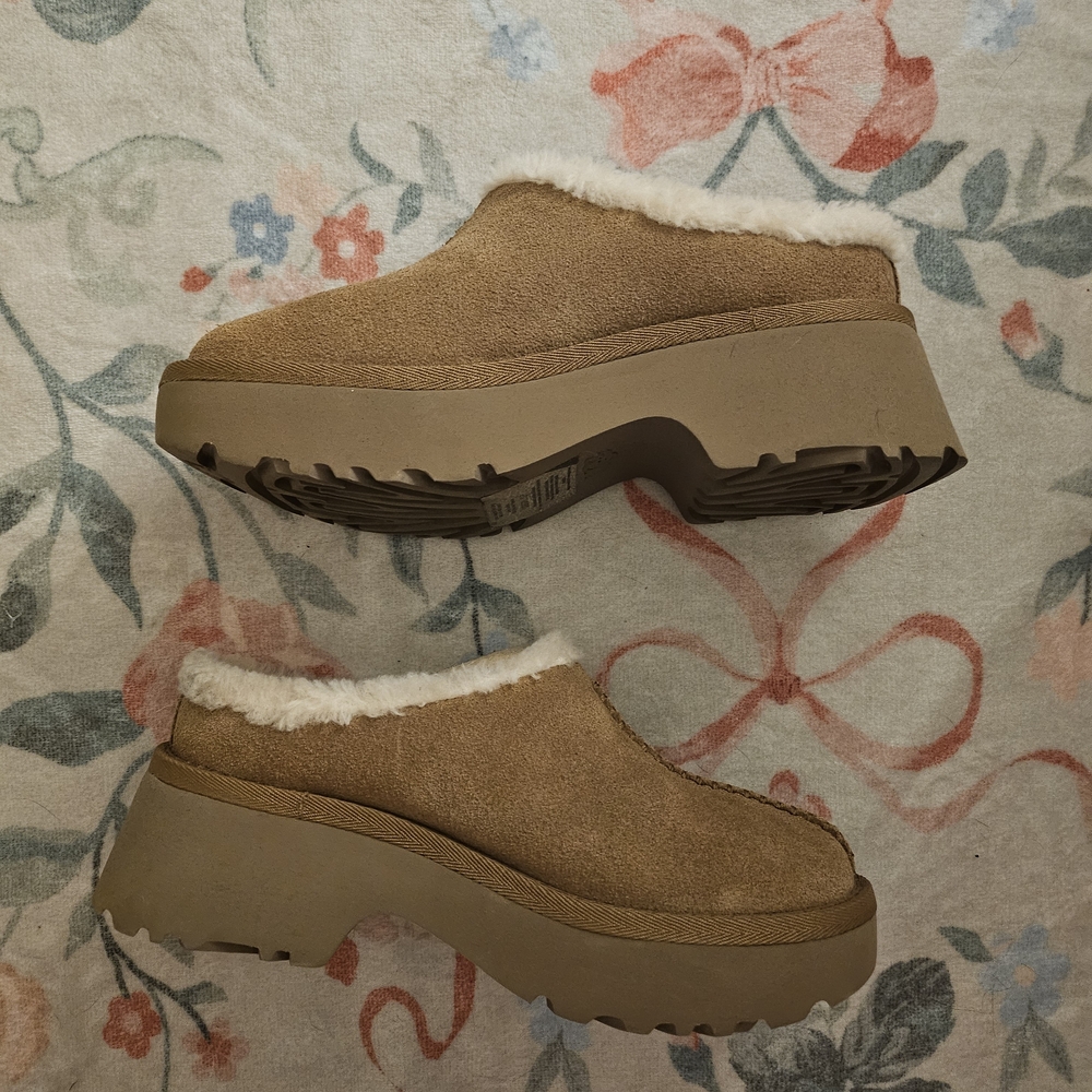 UGG New Heights Clogs